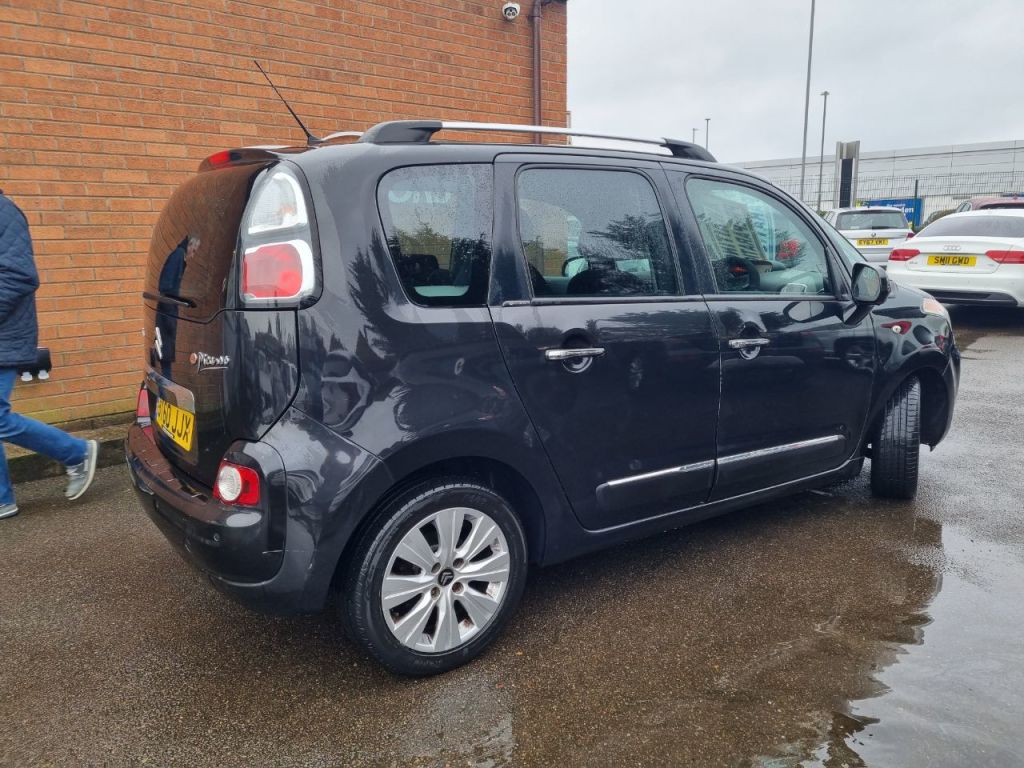 Used Citroen C3 Picasso 2011 for sale - 77692427: Photo 2