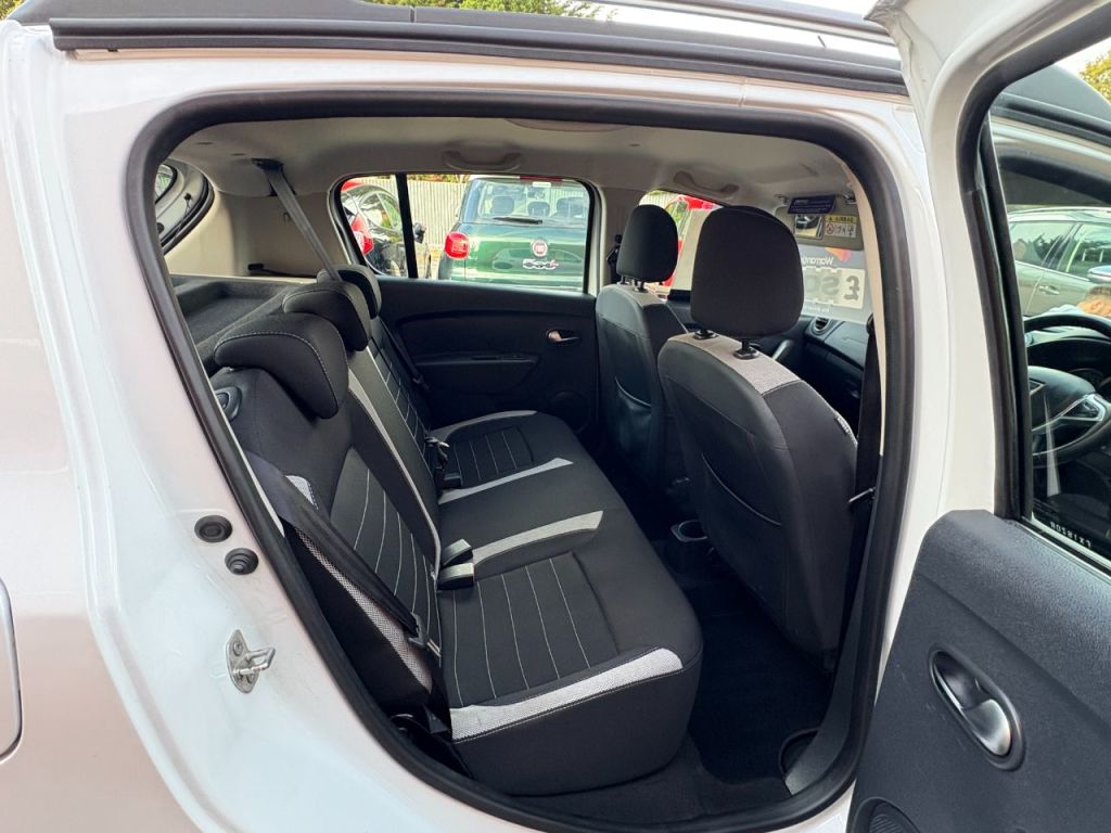 Used Dacia Sandero Stepway 2018 for sale - 76118314: Photo 9