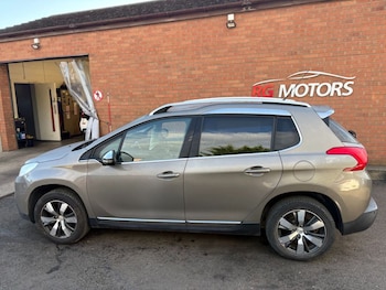 Used Peugeot 2008 2015 for sale - 76076189: Photo 3