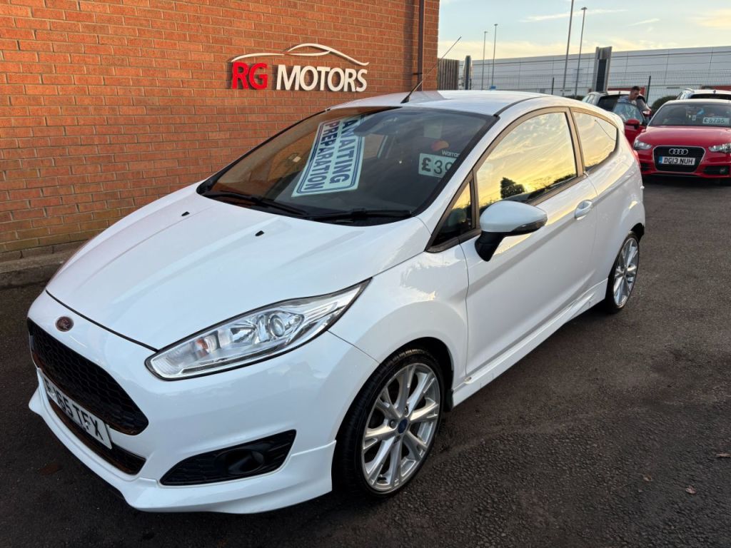 Used Ford Fiesta 2015 for sale - 76546074: Photo 1