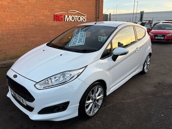 Used Ford Fiesta 2015 for sale - 76546074: Photo