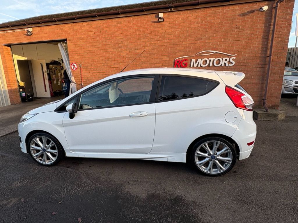 Used Ford Fiesta 2015 for sale - 76546074: Photo 3