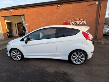 Used Ford Fiesta 2015 for sale - 76546074: Photo