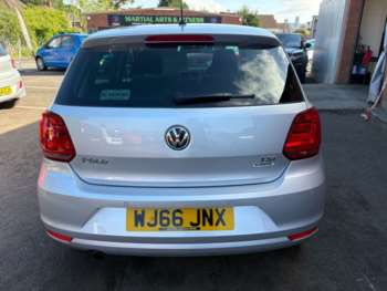 Used Volkswagen Polo 2016 for sale - 74602275: Photo