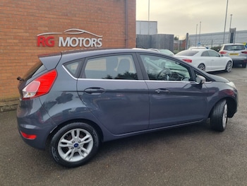 Used Ford Fiesta 2015 for sale - 77107062: Photo