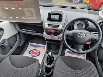 Used Toyota AYGO 2011 for sale - 78745102: Photo