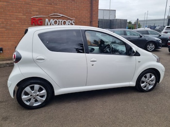 Used Toyota AYGO 2011 for sale - 78745102: Photo