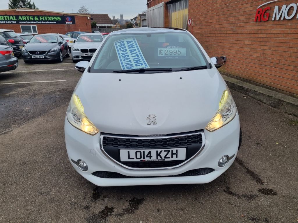 Used Peugeot 208 2014 for sale - 77593310: Photo 11