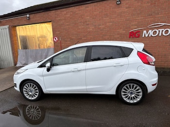 Used Ford Fiesta 2015 for sale - 76508791: Photo