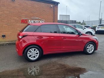 Used Hyundai i20 2018 for sale - 78556600: Photo