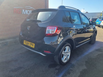 Used Dacia Sandero Stepway 2014 for sale - 78223120: Photo