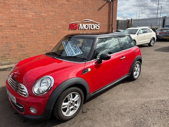 2013 - 1.6 Cooper Red 3dr Hatch