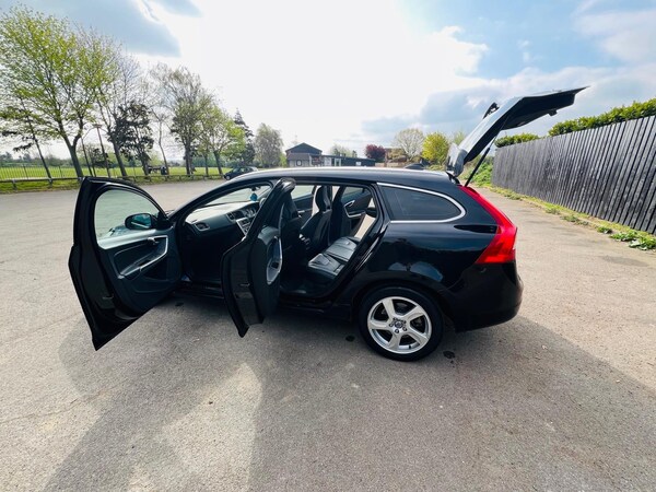 Used Volvo V60 for sale - 74455205: Photo 9