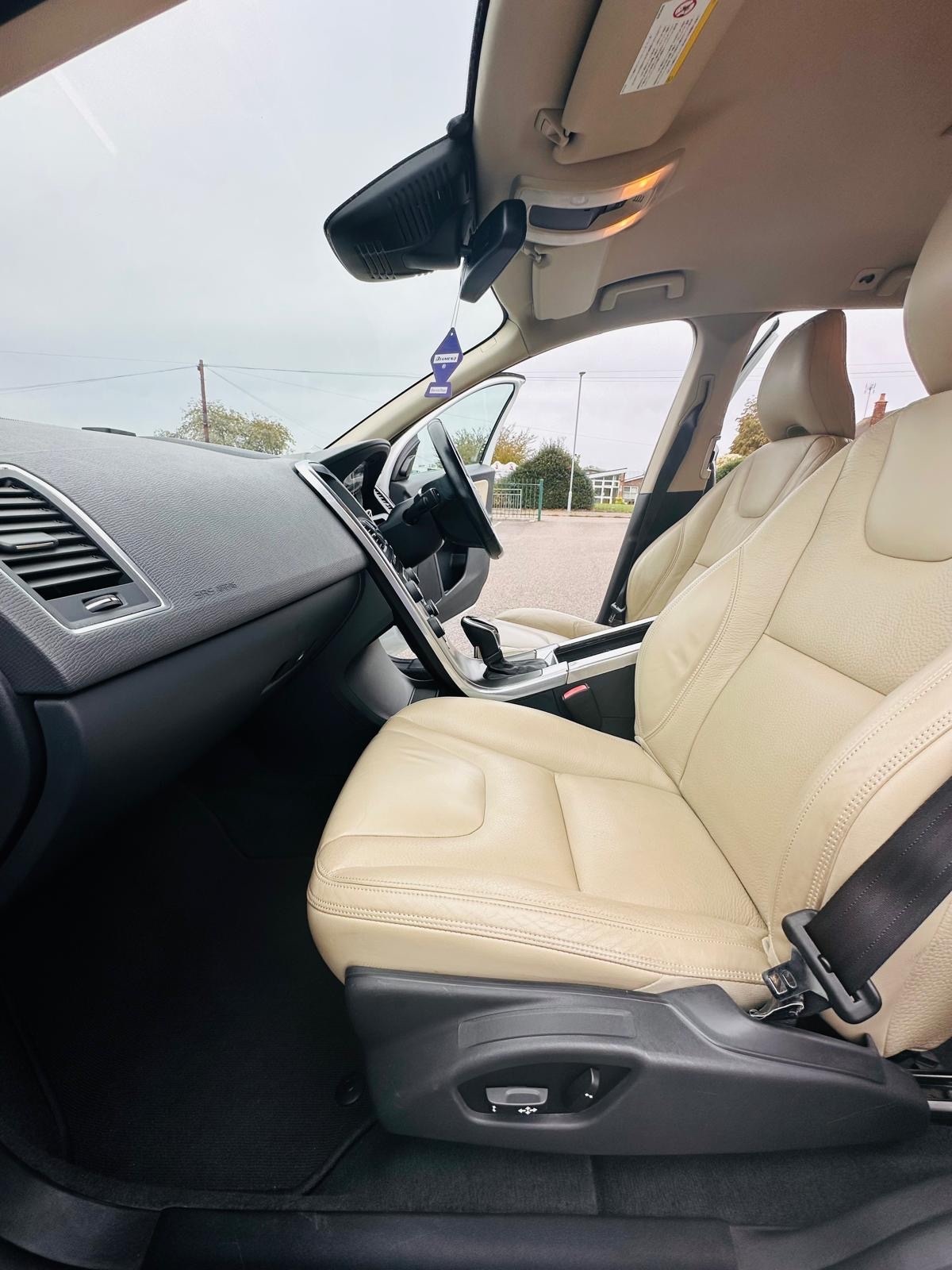 Used Volvo XC60 2014 for sale - 76022621: Photo 11