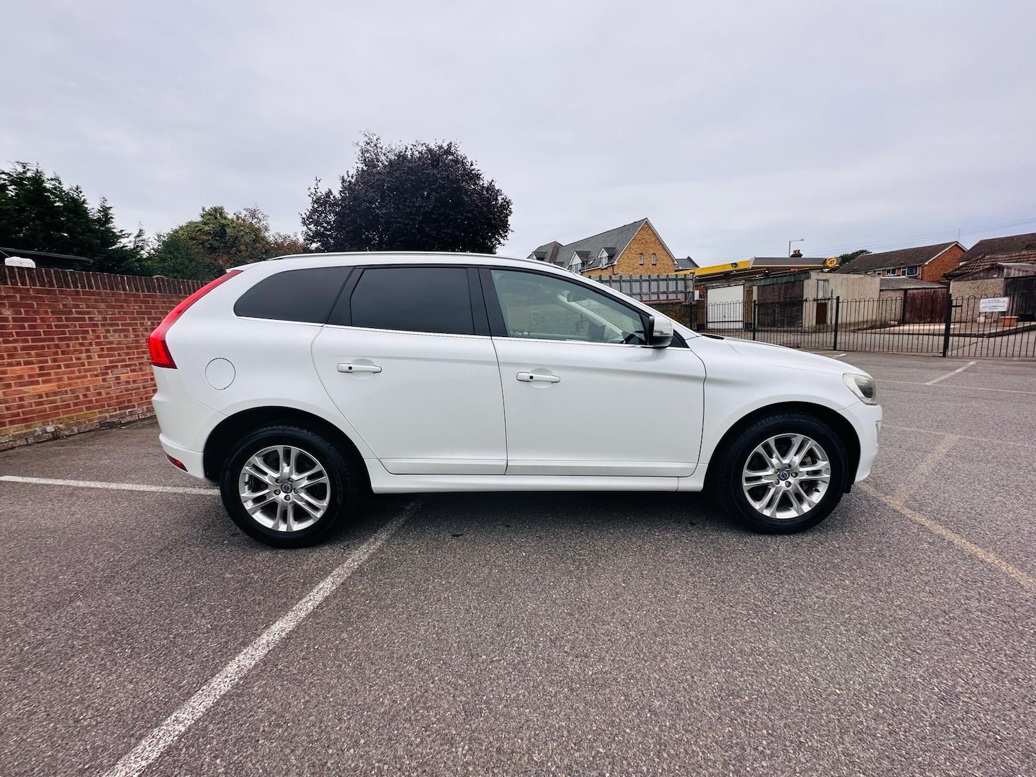 Used Volvo XC60 2014 for sale - 76022621: Photo 3