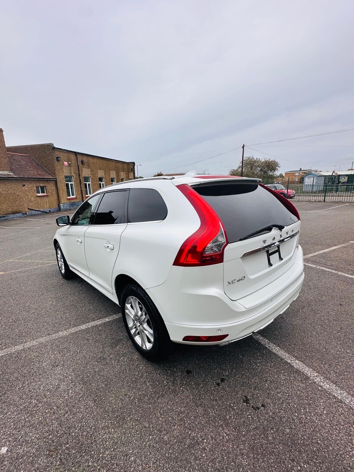 Used Volvo XC60 2014 for sale - 76022621: Photo 4