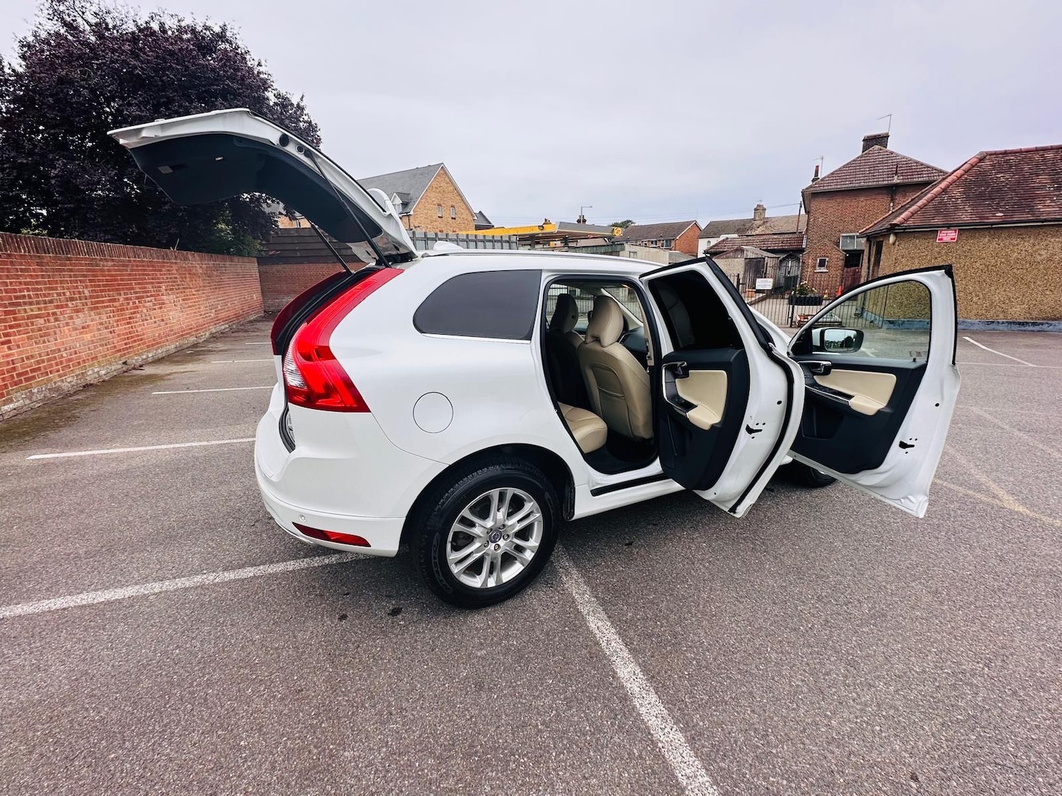 Used Volvo XC60 2014 for sale - 76022621: Photo 8