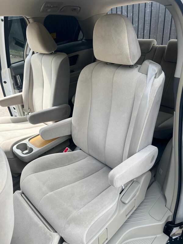 Used Toyota Estima for sale - 74967545: Photo 15