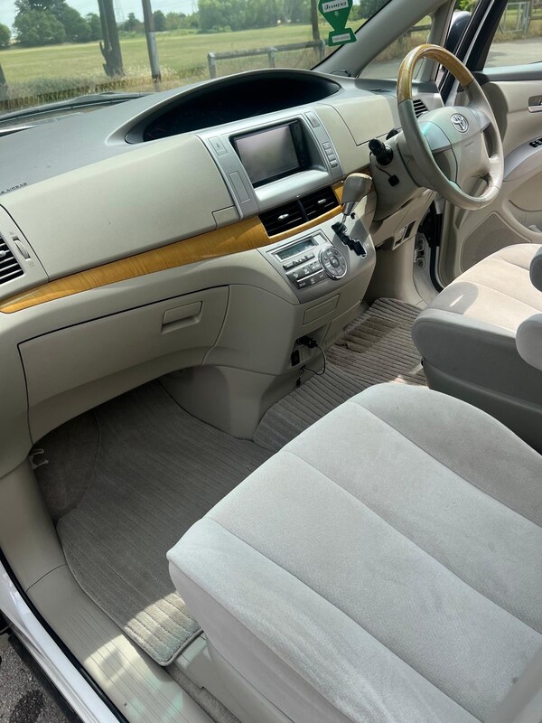 Used Toyota Estima for sale - 74967545: Photo 9