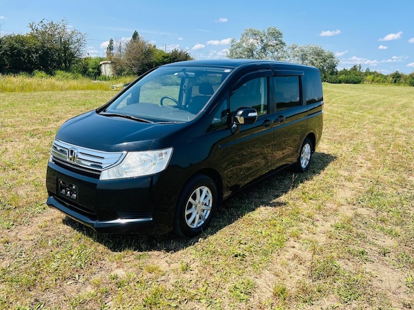 Used Honda Stepwagon for sale - 74967084: Photo 2