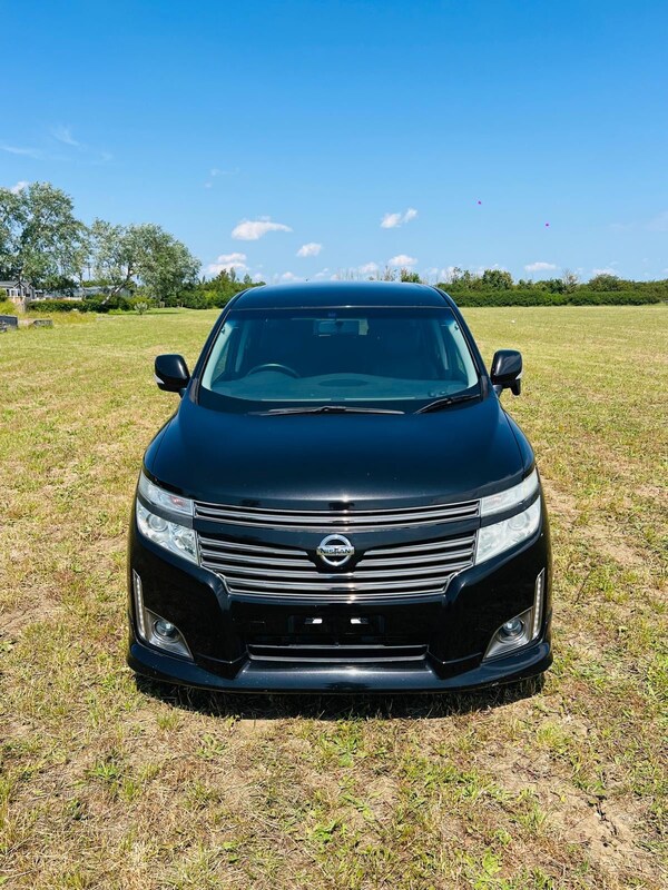 Used Nissan Elgrand for sale - 74967079: Photo 1