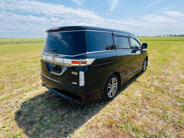 Used Nissan Elgrand for sale - 74967079: Photo 5