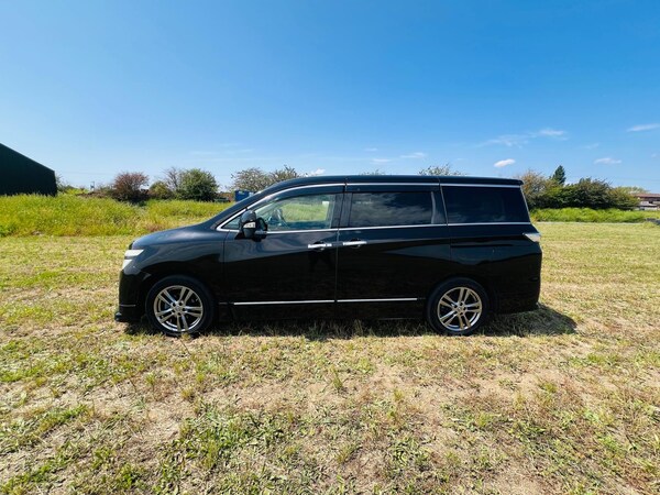 Used Nissan Elgrand for sale - 74967079: Photo 8