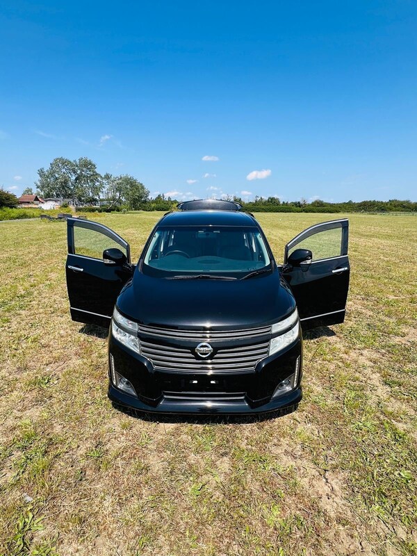 Used Nissan Elgrand for sale - 74967079: Photo 9