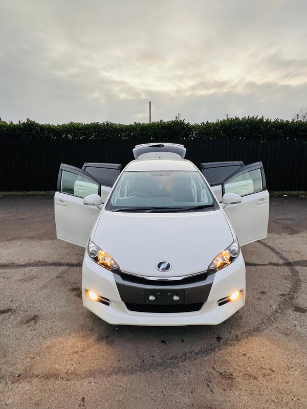 Used Toyota Wish 2025 for sale - 73986624: Photo 9