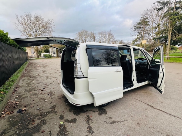 Used Nissan Serena for sale - 73985366: Photo 10