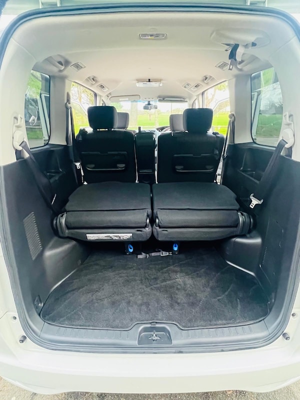 Used Nissan Serena for sale - 73985366: Photo 15