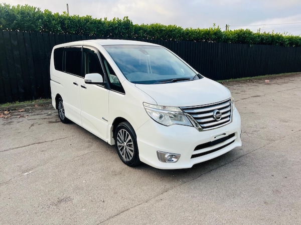 Used Nissan Serena for sale - 73985366: Photo 1