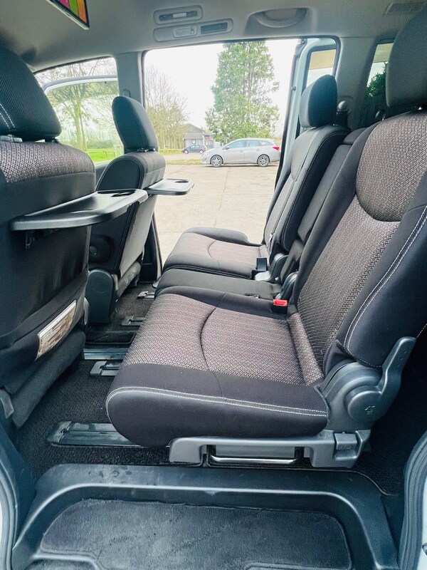 Used Nissan Serena for sale - 73985366: Photo 24