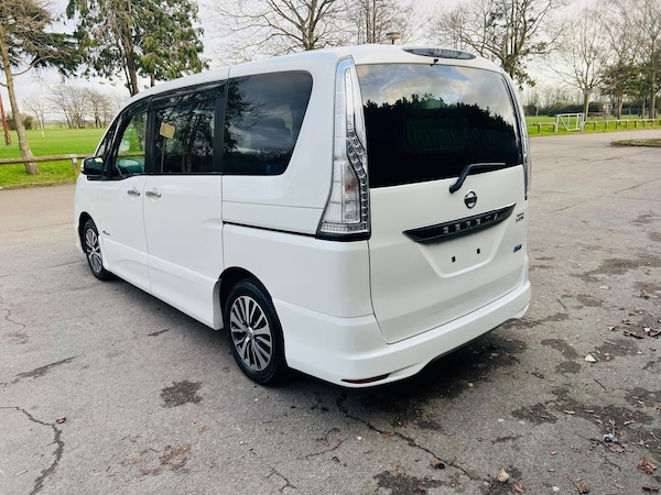 Used Nissan Serena for sale - 73985366: Photo 6