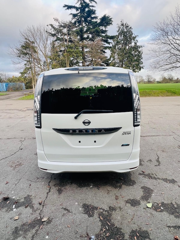 Used Nissan Serena for sale - 73985366: Photo 8