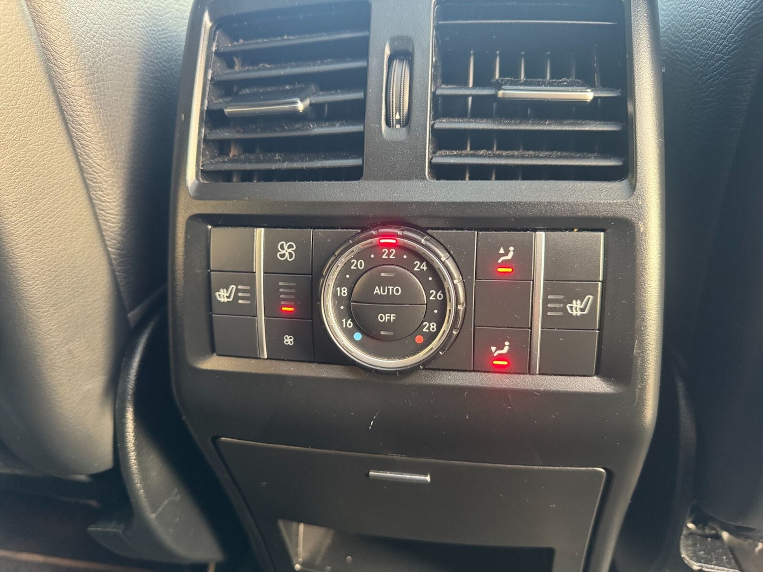 Used Mercedes-Benz GLS 2016 for sale - 77122601: Photo 54