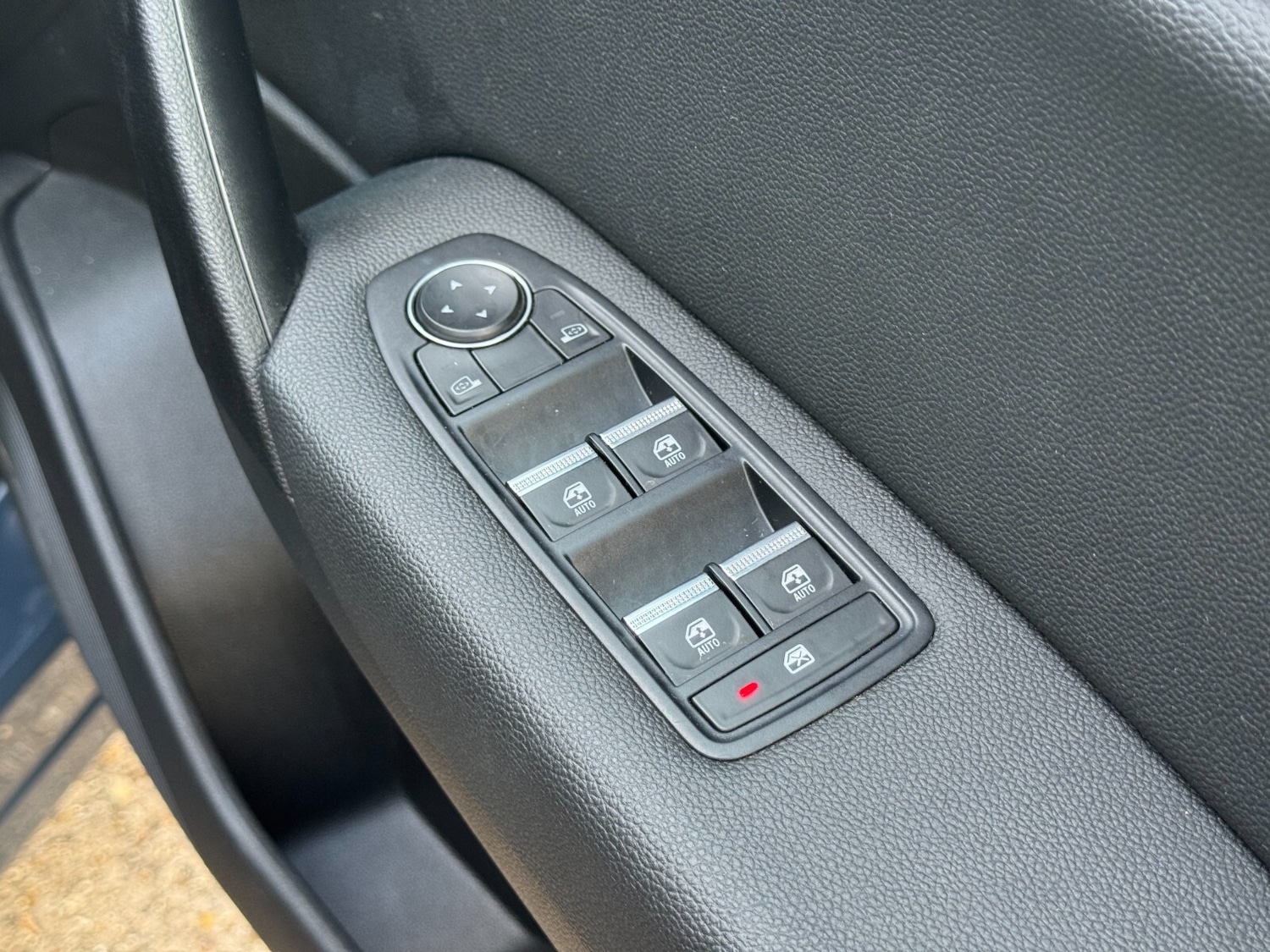 Used Renault Captur 2022 for sale - 76410582: Photo 28