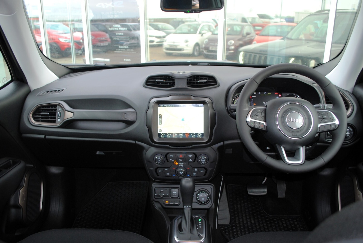 Used Jeep Renegade 2023 for sale - 76861697: Photo 2