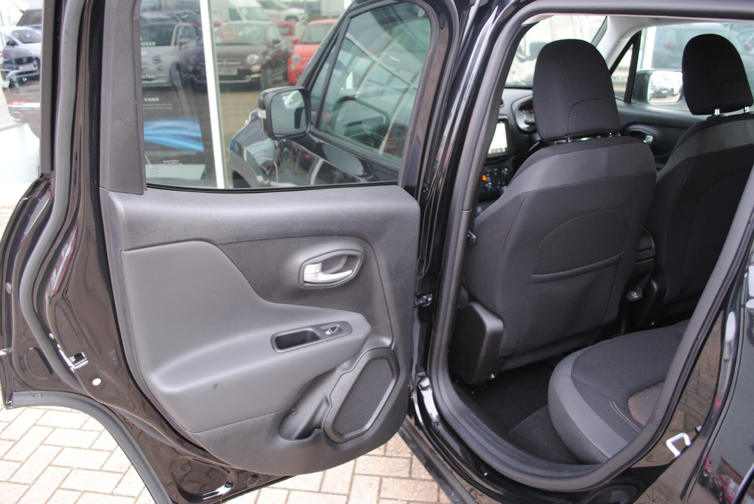 Used Jeep Renegade 2023 for sale - 76861697: Photo 31