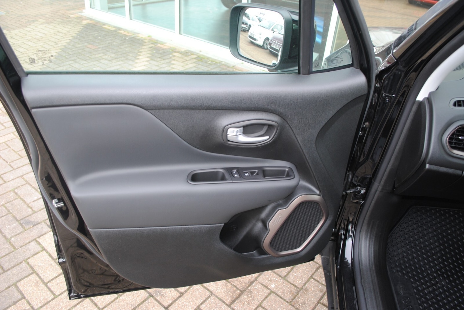 Used Jeep Renegade 2023 for sale - 76861697: Photo 34