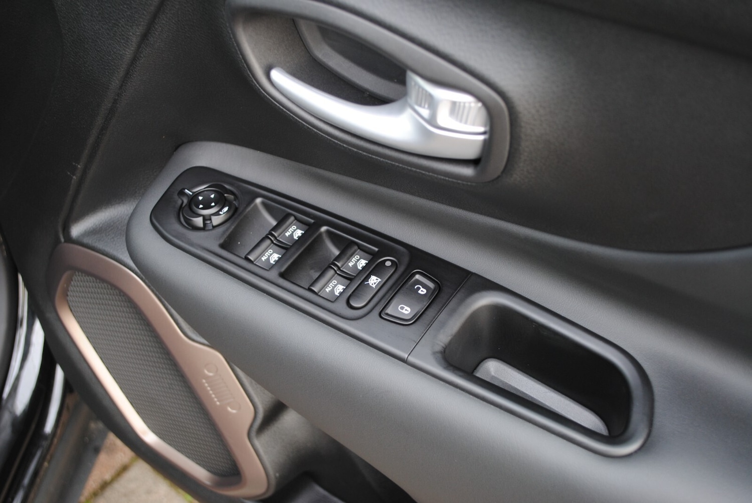 Used Jeep Renegade 2023 for sale - 76861697: Photo 39