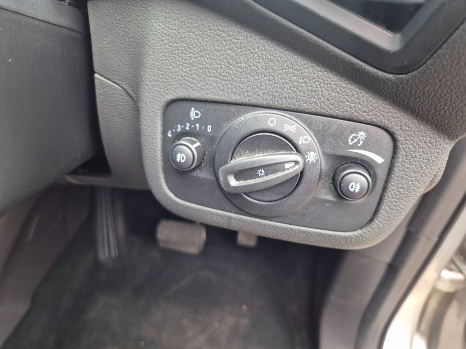 Vehicle 28