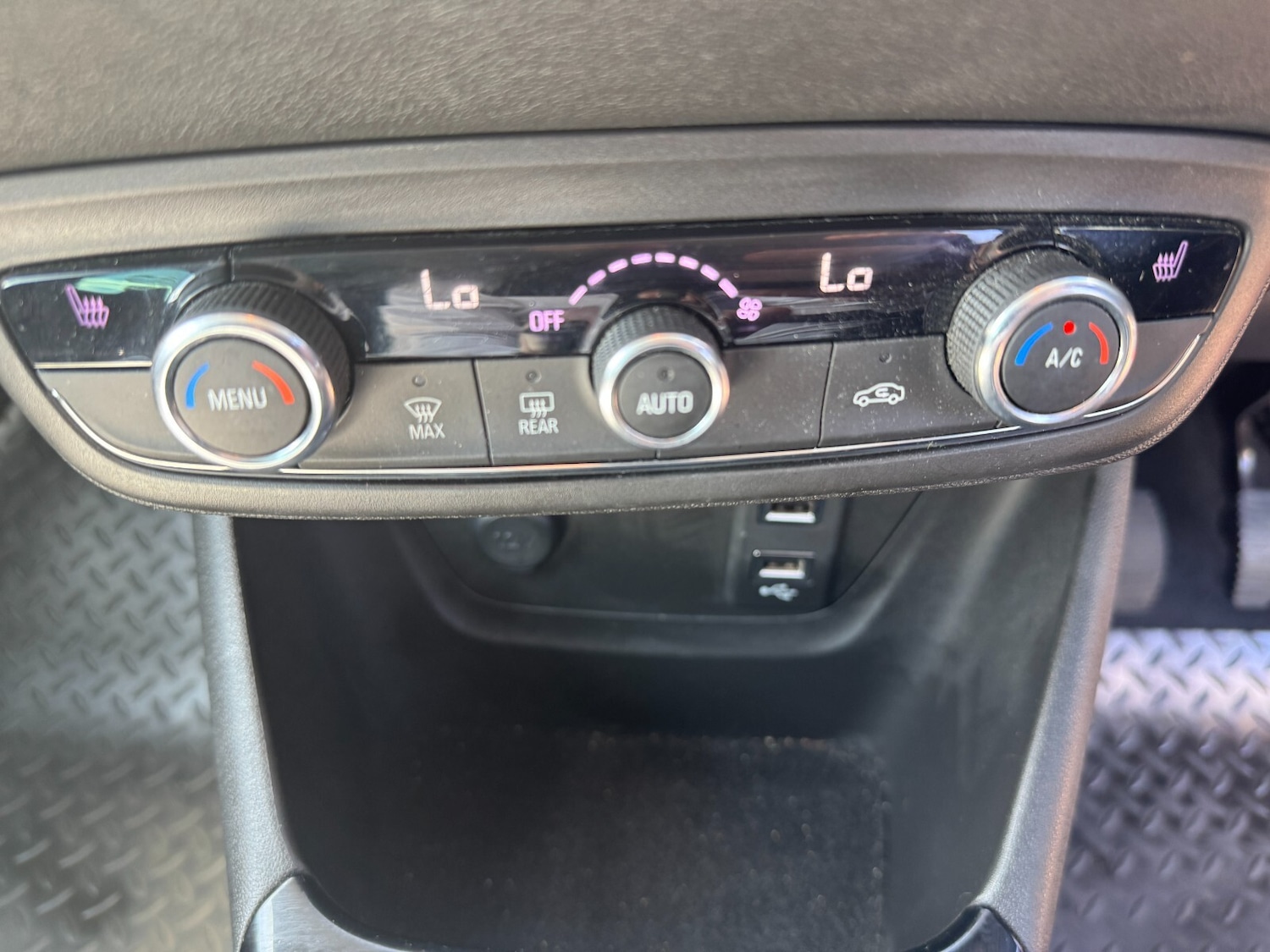 Used Vauxhall Crossland 2022 for sale - 76954497: Photo 30