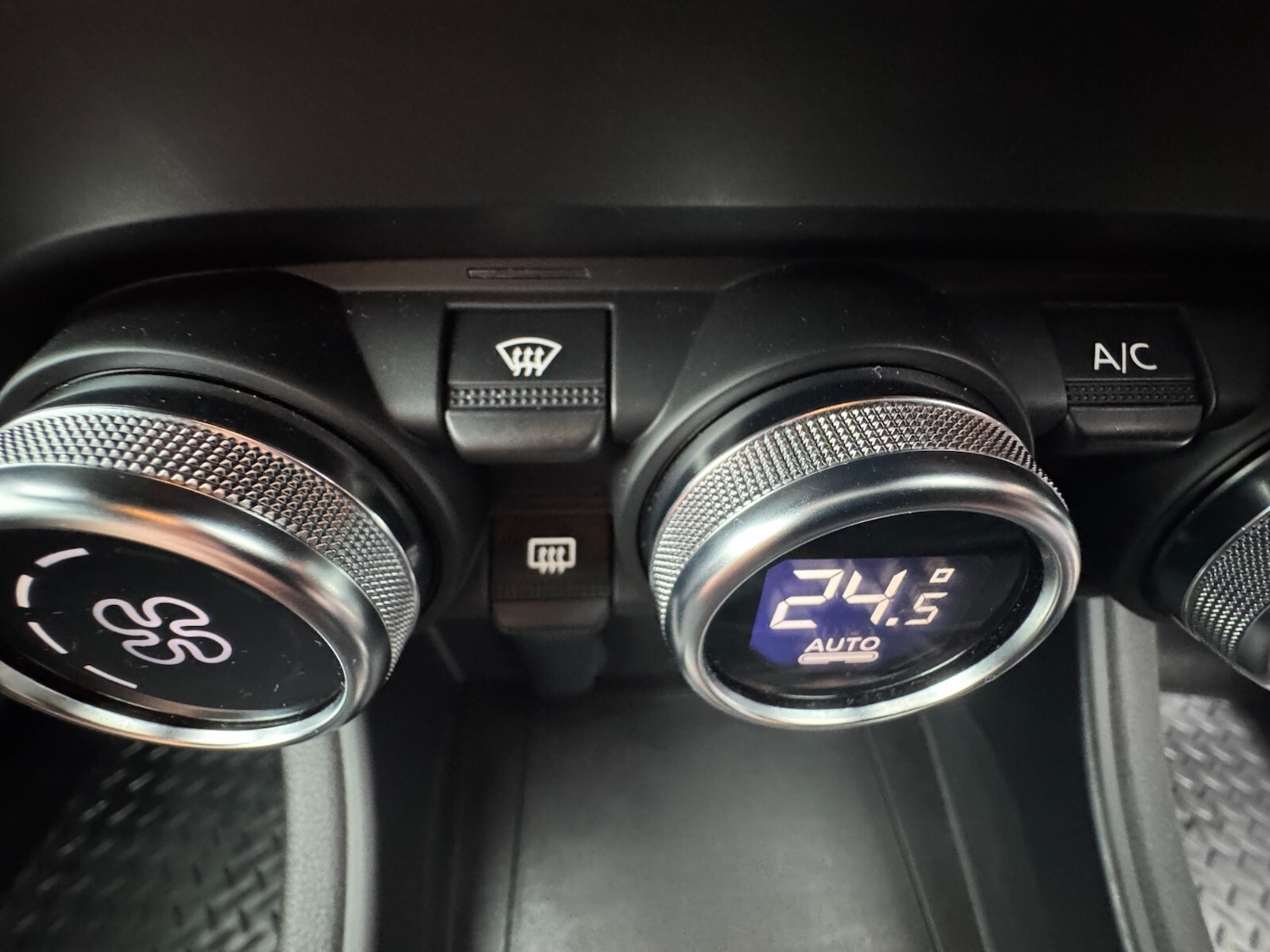 Used Renault Captur 2020 for sale - 77660315: Photo 32