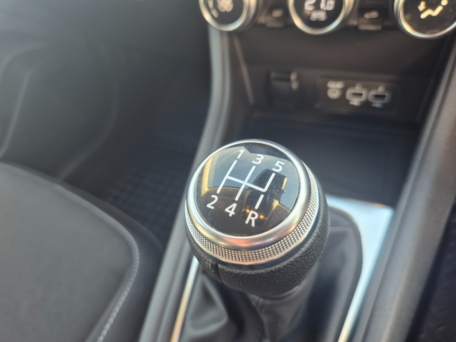 Used Renault Captur 2020 for sale - 77660315: Photo 43