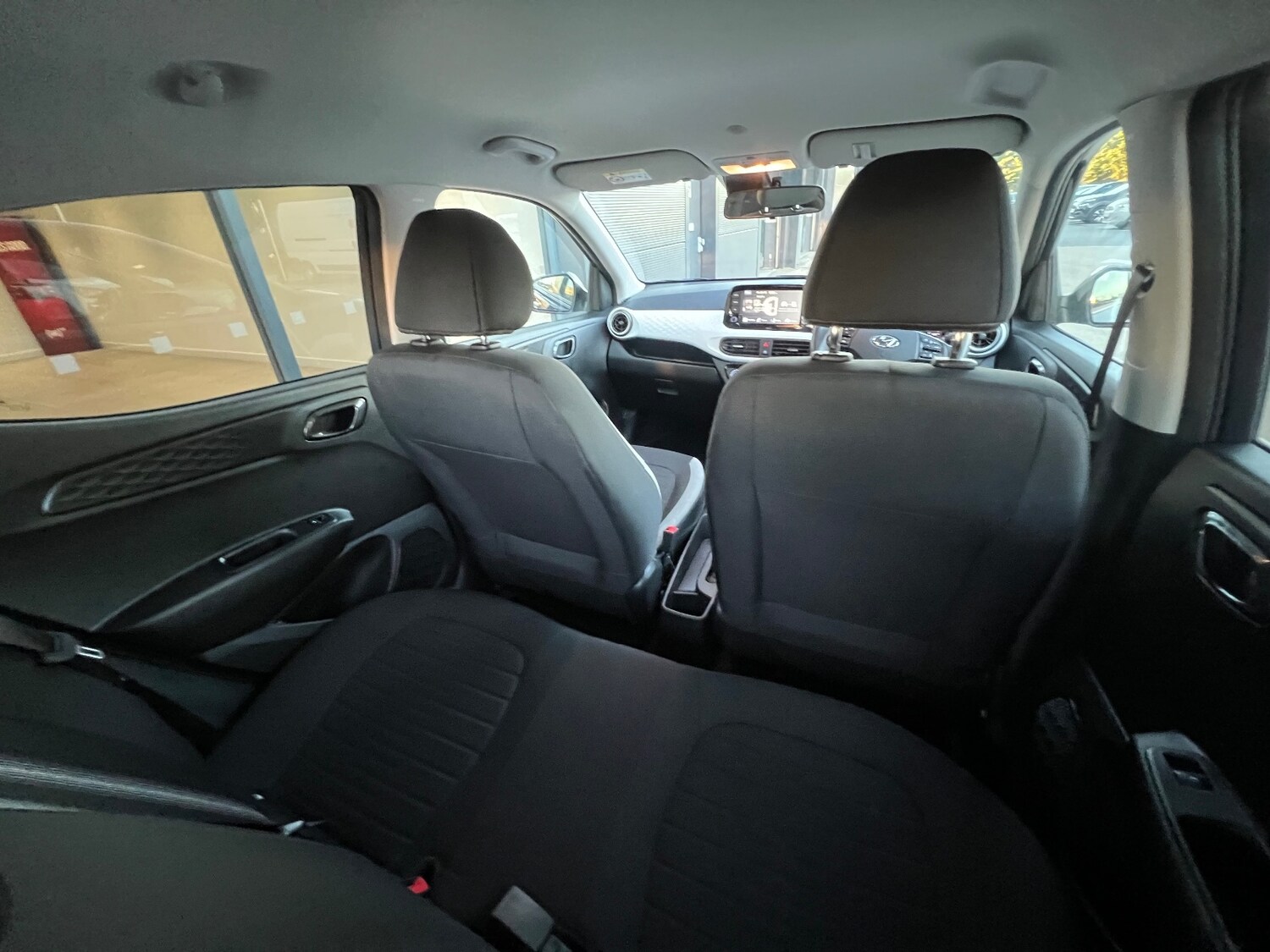 Used Hyundai i10 2023 for sale - 76350986: Photo 18