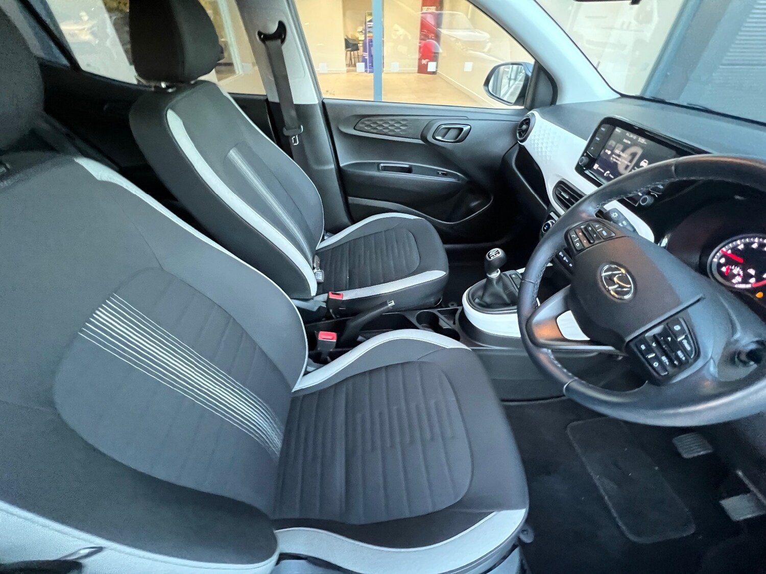 Used Hyundai i10 2023 for sale - 76350986: Photo 23