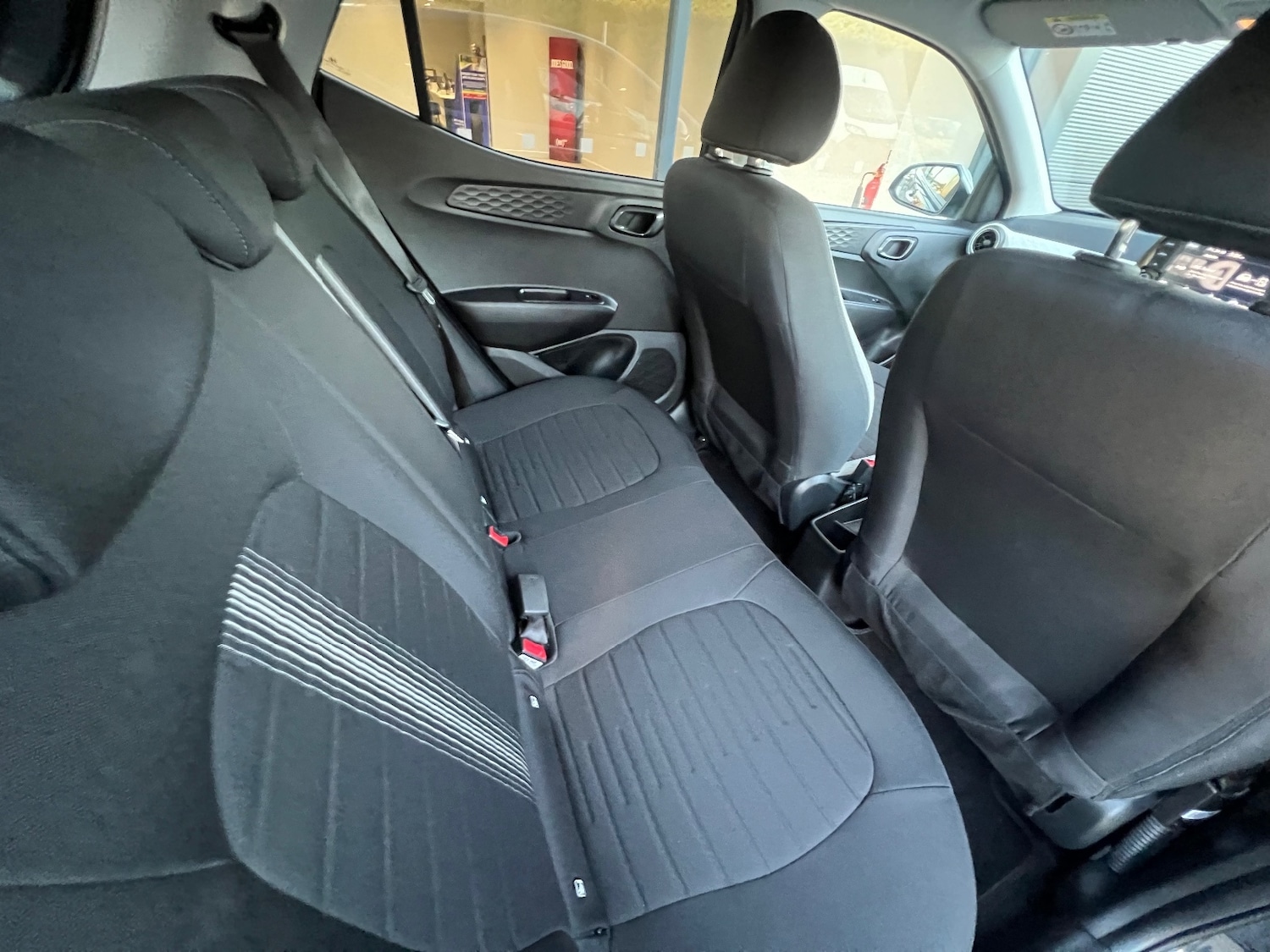 Used Hyundai i10 2023 for sale - 76350986: Photo 25