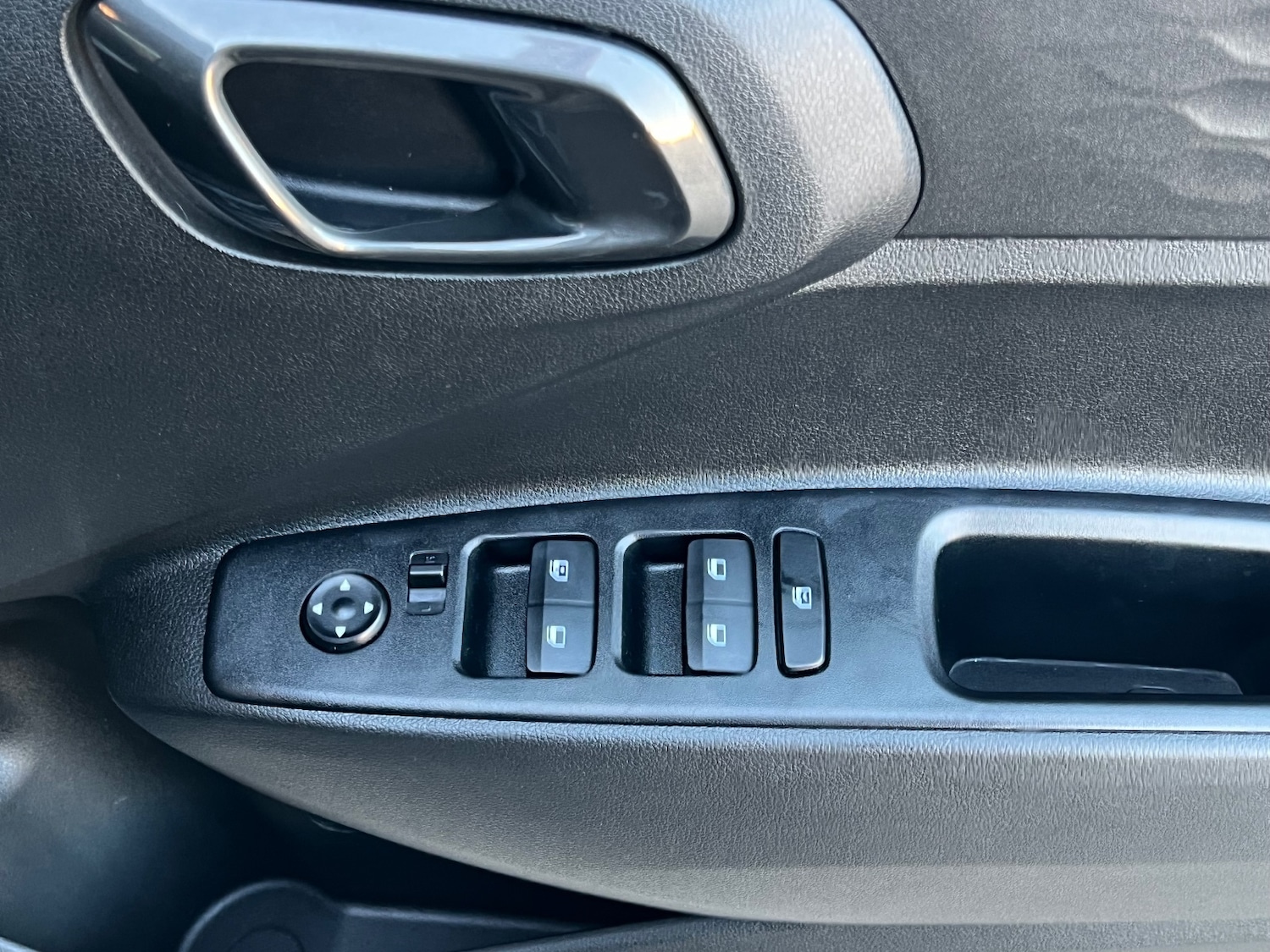 Used Hyundai i10 2023 for sale - 76350986: Photo 31