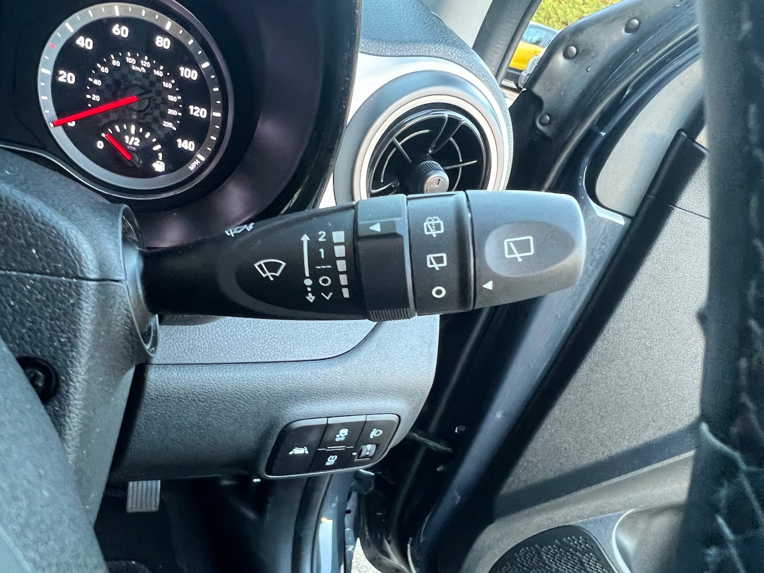 Used Hyundai i10 2023 for sale - 76350986: Photo 35